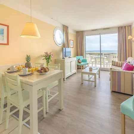 Oceanfront For Five * Les Sables-dʼOlonne